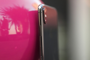 اپل برای بهبود فروش، آیفون 10 را در رنگ جدیدی عرضه می‌کند